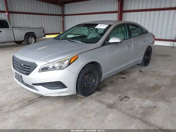 5NPE24AF3HH514918 2017 HYUNDAI SONATA - Image 2