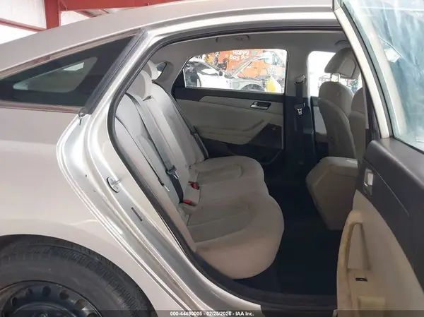 5NPE24AF3HH514918 2017 HYUNDAI SONATA - Image 8