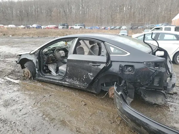 5NPE24AF3HH524817 2017 HYUNDAI SONATA - Image 2