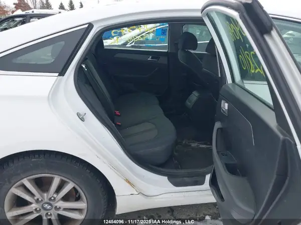 5NPE24AF3HH528110 2017 HYUNDAI SONATA - Image 8