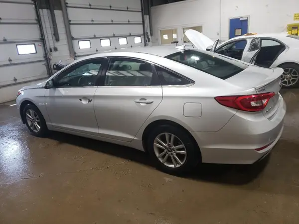 5NPE24AF3HH528155 2017 HYUNDAI SONATA - Image 2