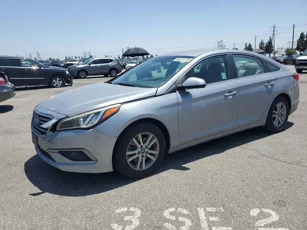 5NPE24AF3HH530147 2017 HYUNDAI SONATA - Image 1