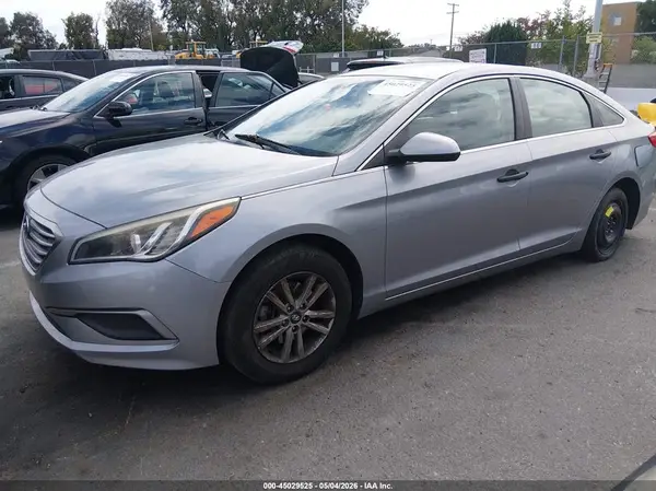 5NPE24AF3HH530441 2017 HYUNDAI SONATA - Image 2
