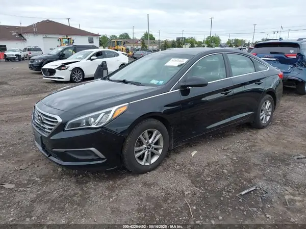 5NPE24AF3HH535588 2017 HYUNDAI SONATA - Image 2