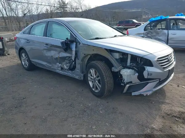 5NPE24AF3HH536577 2017 HYUNDAI SONATA - Image 1