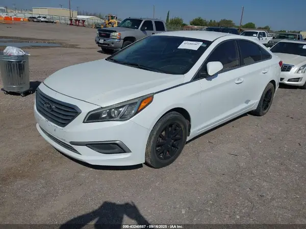 5NPE24AF3HH553234 2017 HYUNDAI SONATA - Image 2