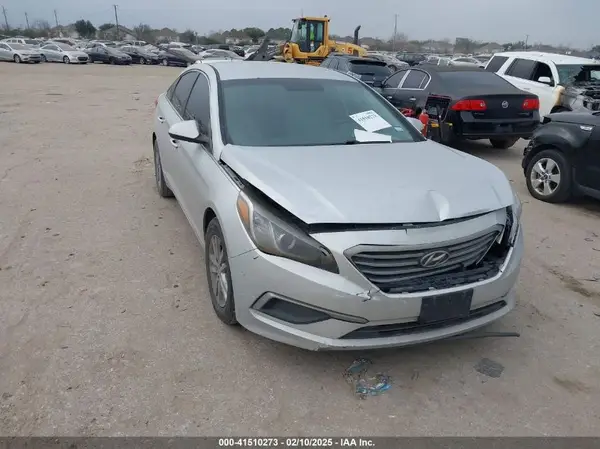 5NPE24AF3HH559244 2017 HYUNDAI SONATA - Image 1