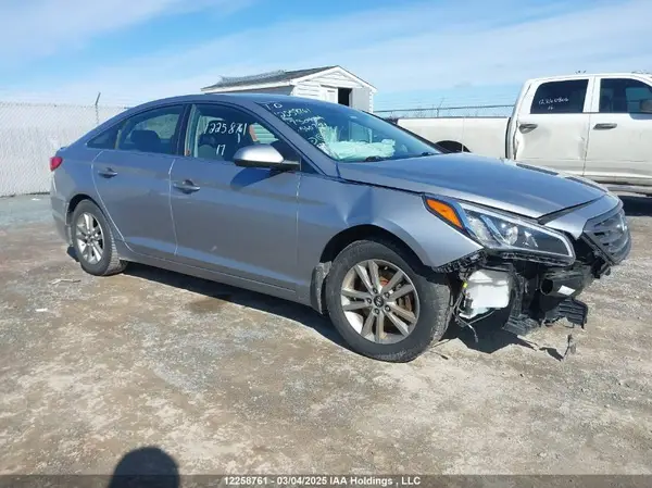 5NPE24AF3HH560734 2017 HYUNDAI SONATA - Image 1