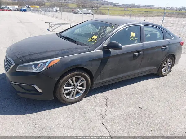 5NPE24AF3HH562712 2017 HYUNDAI SONATA - Image 2