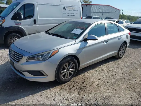5NPE24AF3HH563388 2017 HYUNDAI SONATA - Image 2