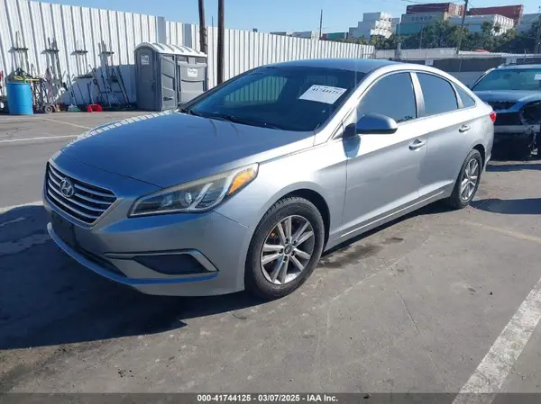 5NPE24AF3HH564783 2017 HYUNDAI SONATA - Image 2