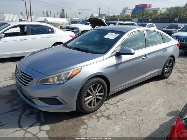 5NPE24AF3HH565304 2017 HYUNDAI SONATA - Image 2