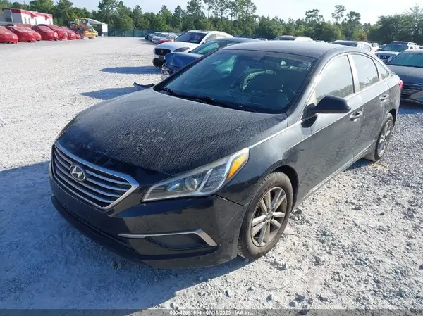 5NPE24AF3HH566565 2017 HYUNDAI SONATA - Image 2