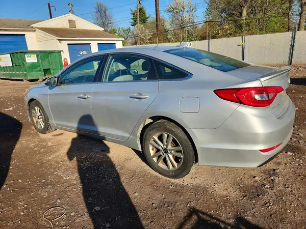 5NPE24AF3HH566775 2017 HYUNDAI SONATA - Image 2