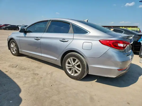 5NPE24AF3HH567988 2017 HYUNDAI SONATA - Image 2