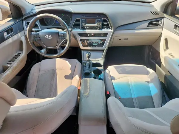 5NPE24AF3HH567988 2017 HYUNDAI SONATA - Image 8