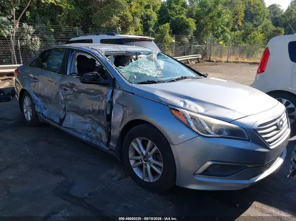 5NPE24AF3HH568252 2017 HYUNDAI SONATA - Image 1