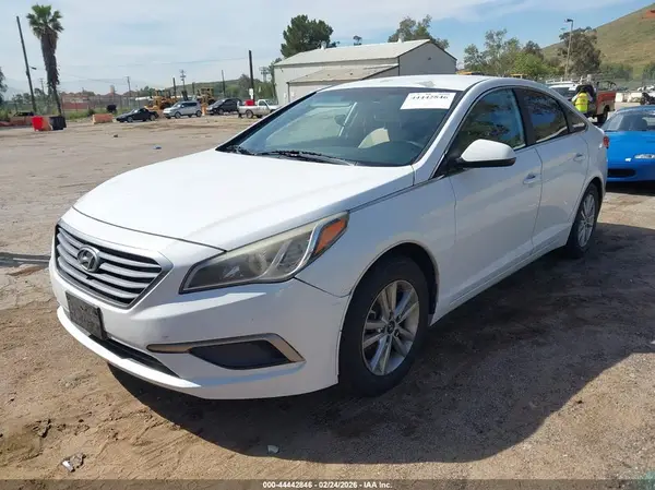 5NPE24AF3HH568624 2017 HYUNDAI SONATA - Image 2