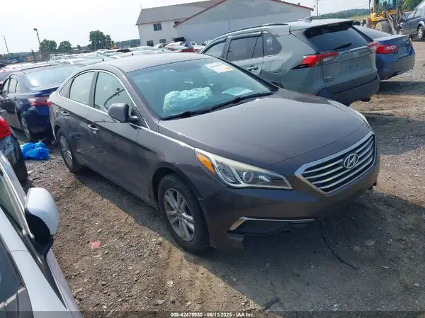 5NPE24AF3HH571510 2017 HYUNDAI SONATA - Image 1