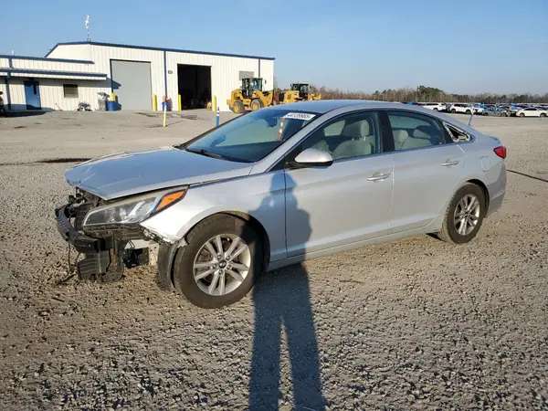 5NPE24AF3HH574438 2017 HYUNDAI SONATA - Image 1