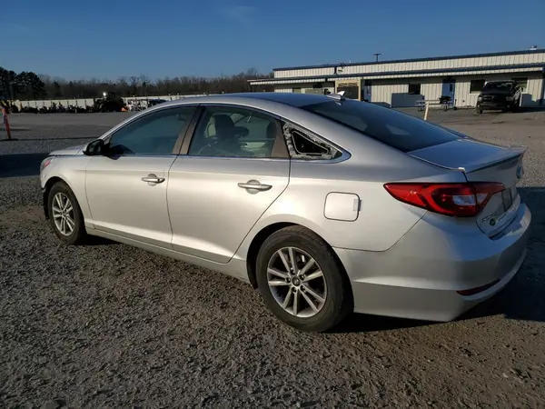5NPE24AF3HH574438 2017 HYUNDAI SONATA - Image 2