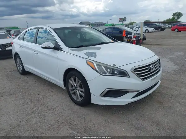 5NPE24AF3HH575525 2017 HYUNDAI SONATA - Image 1
