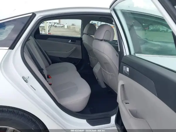 5NPE24AF3HH575525 2017 HYUNDAI SONATA - Image 8