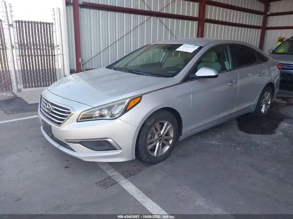 5NPE24AF3HH577002 2017 HYUNDAI SONATA - Image 2