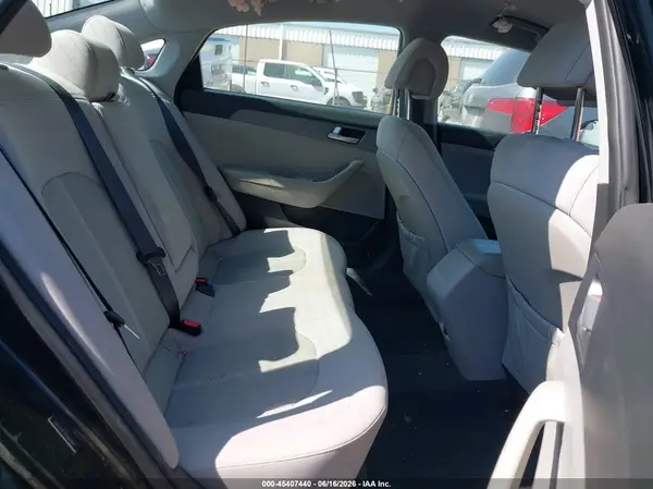 5NPE24AF3HH582801 2017 HYUNDAI SONATA - Image 8