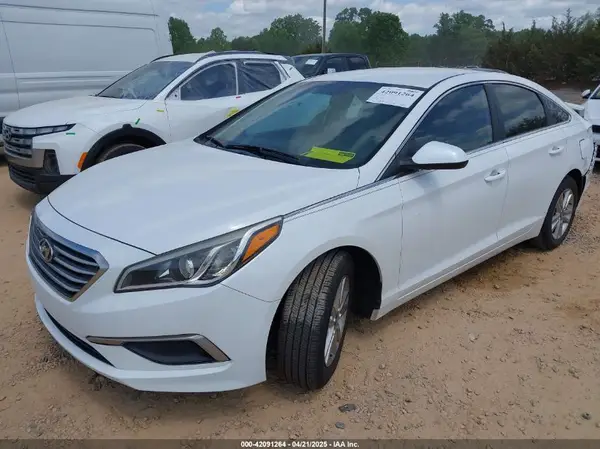 5NPE24AF3HH585942 2017 HYUNDAI SONATA - Image 2