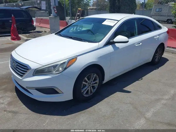 5NPE24AF3HH586122 2017 HYUNDAI SONATA - Image 2