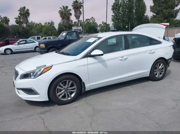 5NPE24AF3HH586394 2017 HYUNDAI SONATA - Image 2