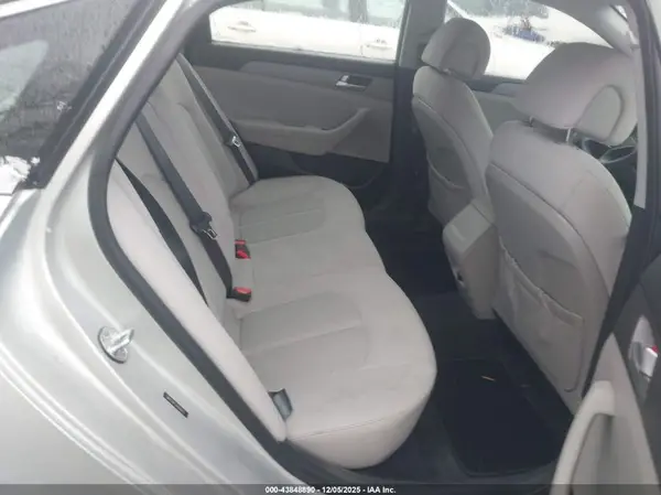 5NPE24AF3HH586413 2017 HYUNDAI SONATA - Image 8