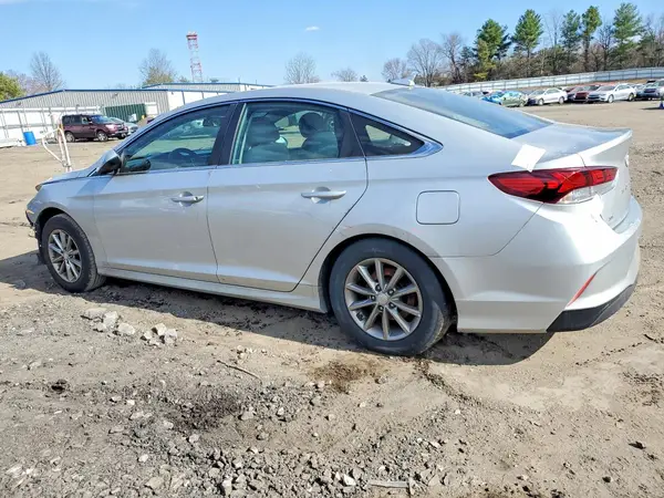 5NPE24AF3JH605175 2018 HYUNDAI SONATA - Image 2