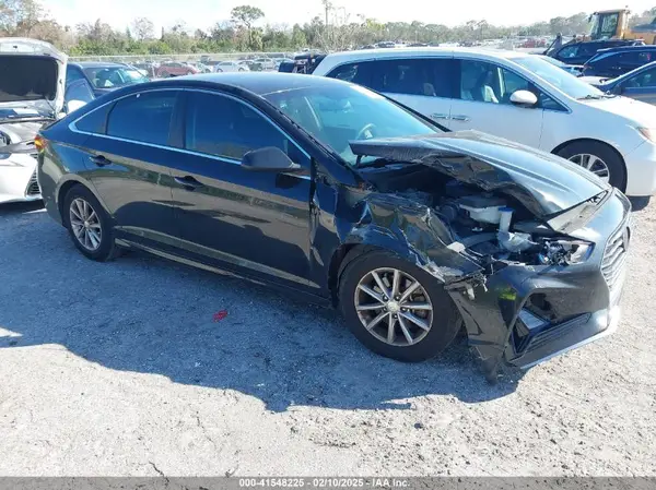 5NPE24AF3JH611008 2018 HYUNDAI SONATA - Image 1