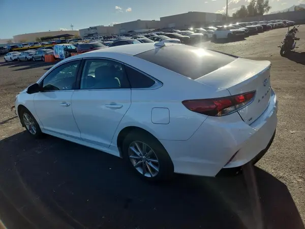 5NPE24AF3JH615723 2018 HYUNDAI SONATA - Image 2