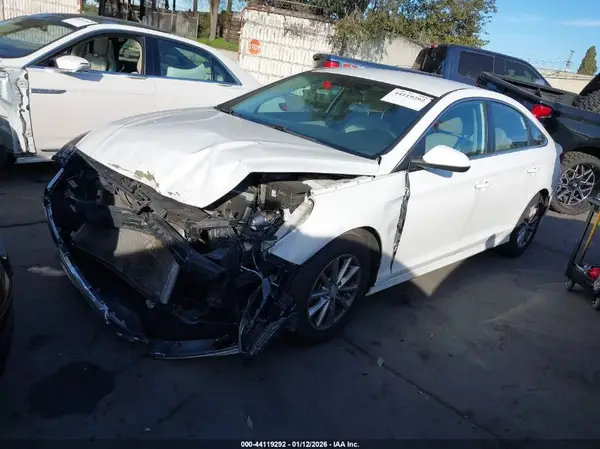 5NPE24AF3JH617214 2018 HYUNDAI SONATA - Image 2