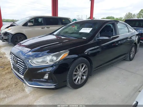 5NPE24AF3JH678529 2018 HYUNDAI SONATA - Image 2