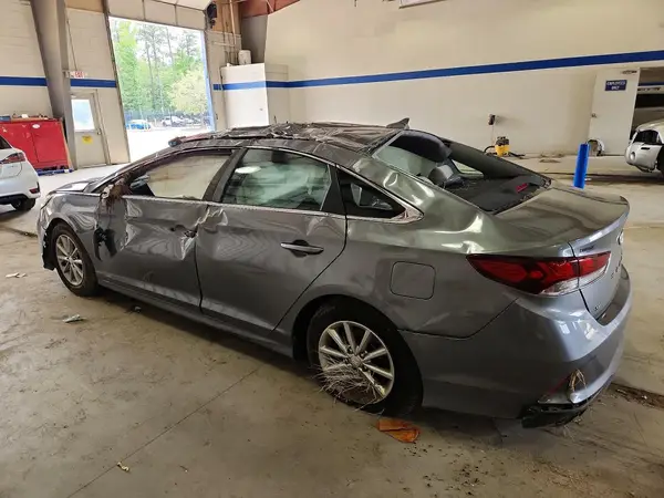 5NPE24AF3JH687571 2018 HYUNDAI SONATA - Image 2
