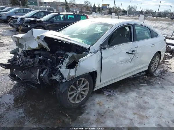 5NPE24AF3JH688462 2018 HYUNDAI SONATA - Image 2