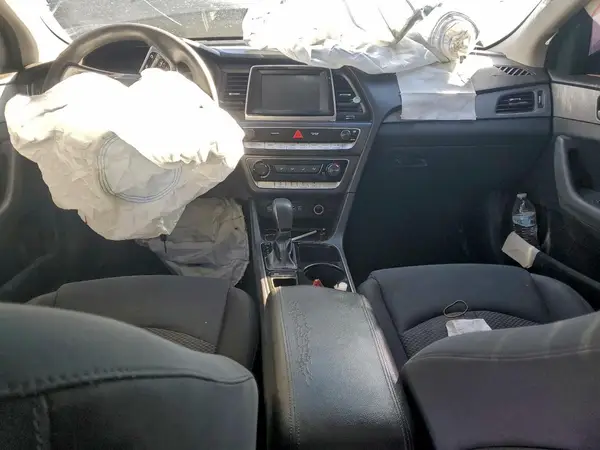 5NPE24AF3JH692883 2018 HYUNDAI SONATA - Image 8