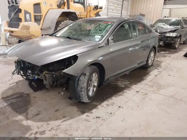 5NPE24AF3JH693502 2018 HYUNDAI SONATA - Image 2