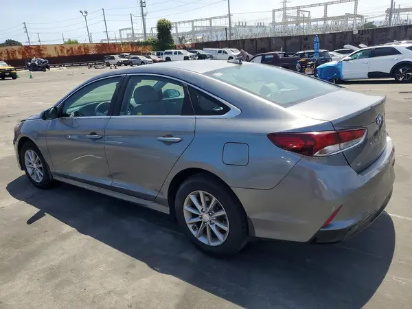 5NPE24AF3JH696335 2018 HYUNDAI SONATA - Image 2