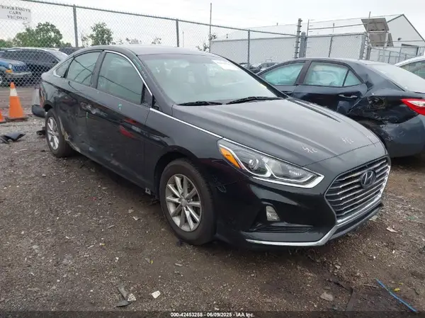 5NPE24AF3JH696495 2018 HYUNDAI SONATA - Image 1
