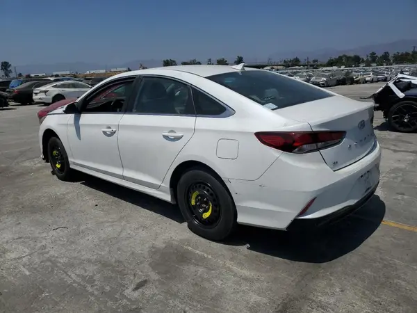 5NPE24AF3JH700450 2018 HYUNDAI SONATA - Image 2