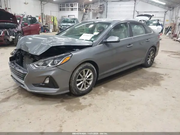 5NPE24AF3JH704028 2018 HYUNDAI SONATA - Image 2