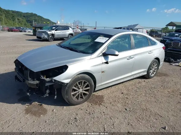 5NPE24AF3JH704062 2018 HYUNDAI SONATA - Image 2