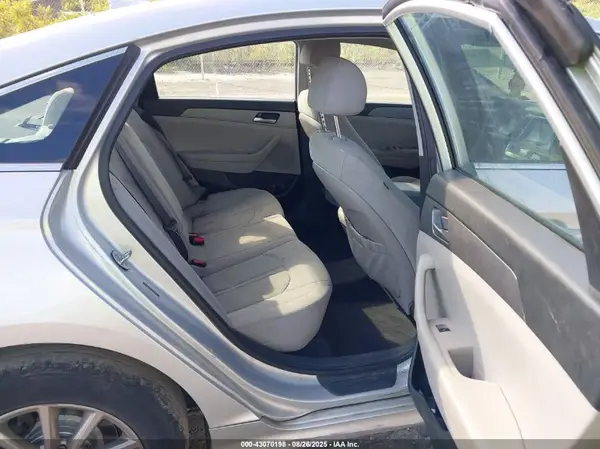 5NPE24AF3JH704062 2018 HYUNDAI SONATA - Image 8