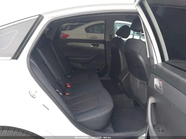 5NPE24AF3JH704255 2018 HYUNDAI SONATA - Image 8
