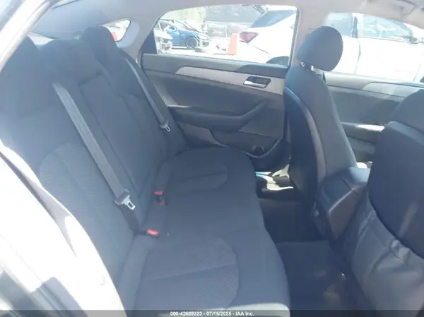5NPE24AF3JH704658 2018 HYUNDAI SONATA - Image 8